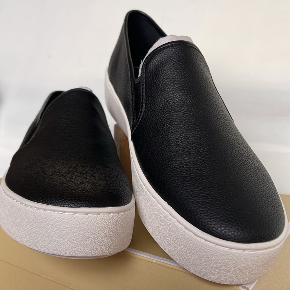 Michael Kors TEDDI SLIP ON
TUMBLED FAUX LTHR
49T2TEFP1L
Black 
Platform Sneakers - Picture 6 of 16